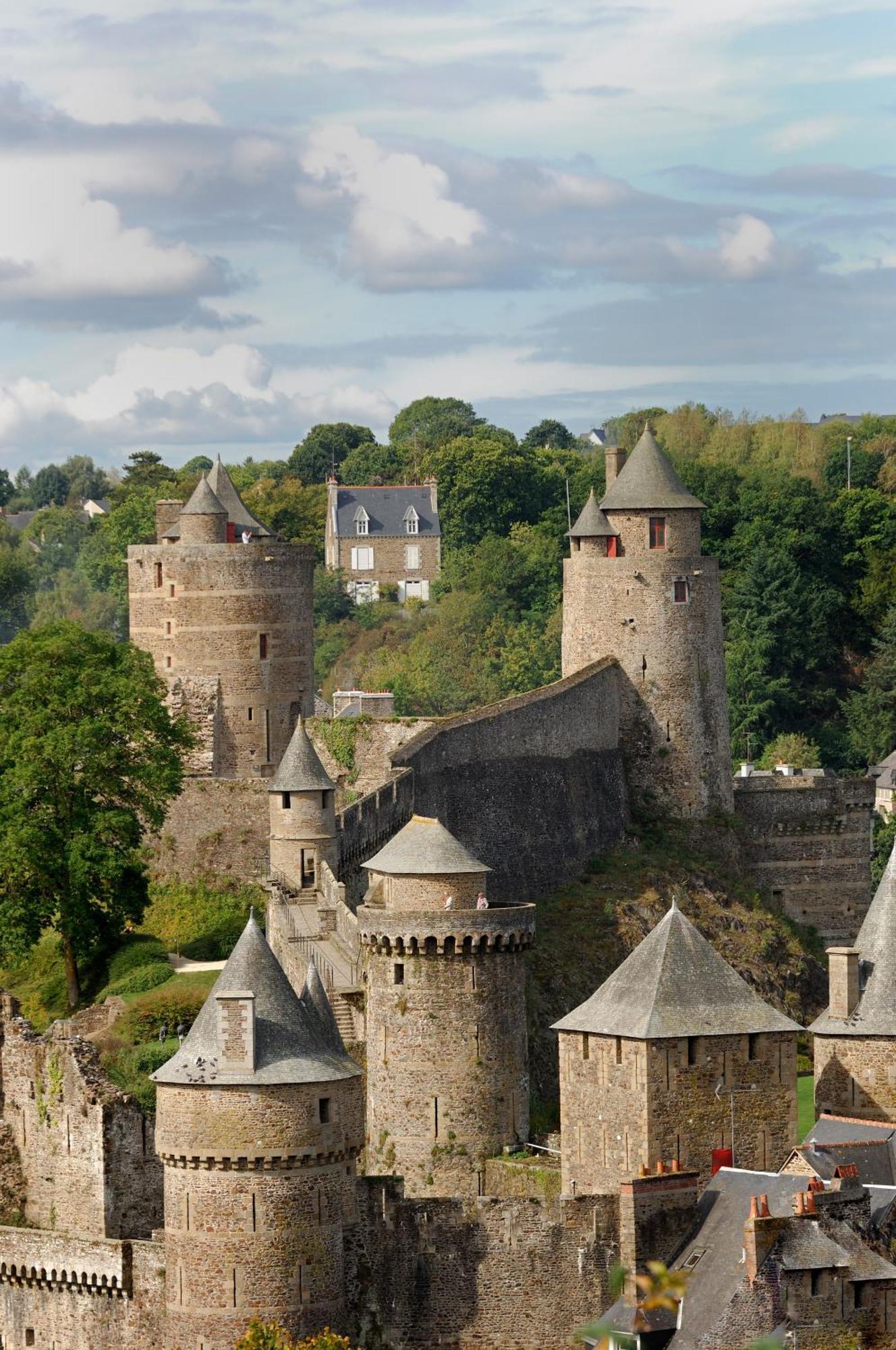 The Originals Boutique, Hotel Le Lion D'Or, Fougeres Ouest Maen Roch ภายนอก รูปภาพ